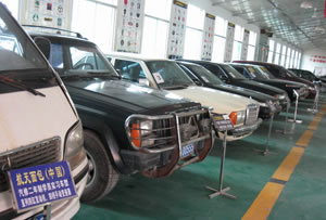 汽修實(shí)訓(xùn)車(chē)輛.jpg