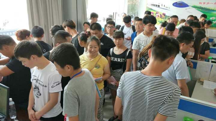 渭南軌道交通運輸學校開學第一天